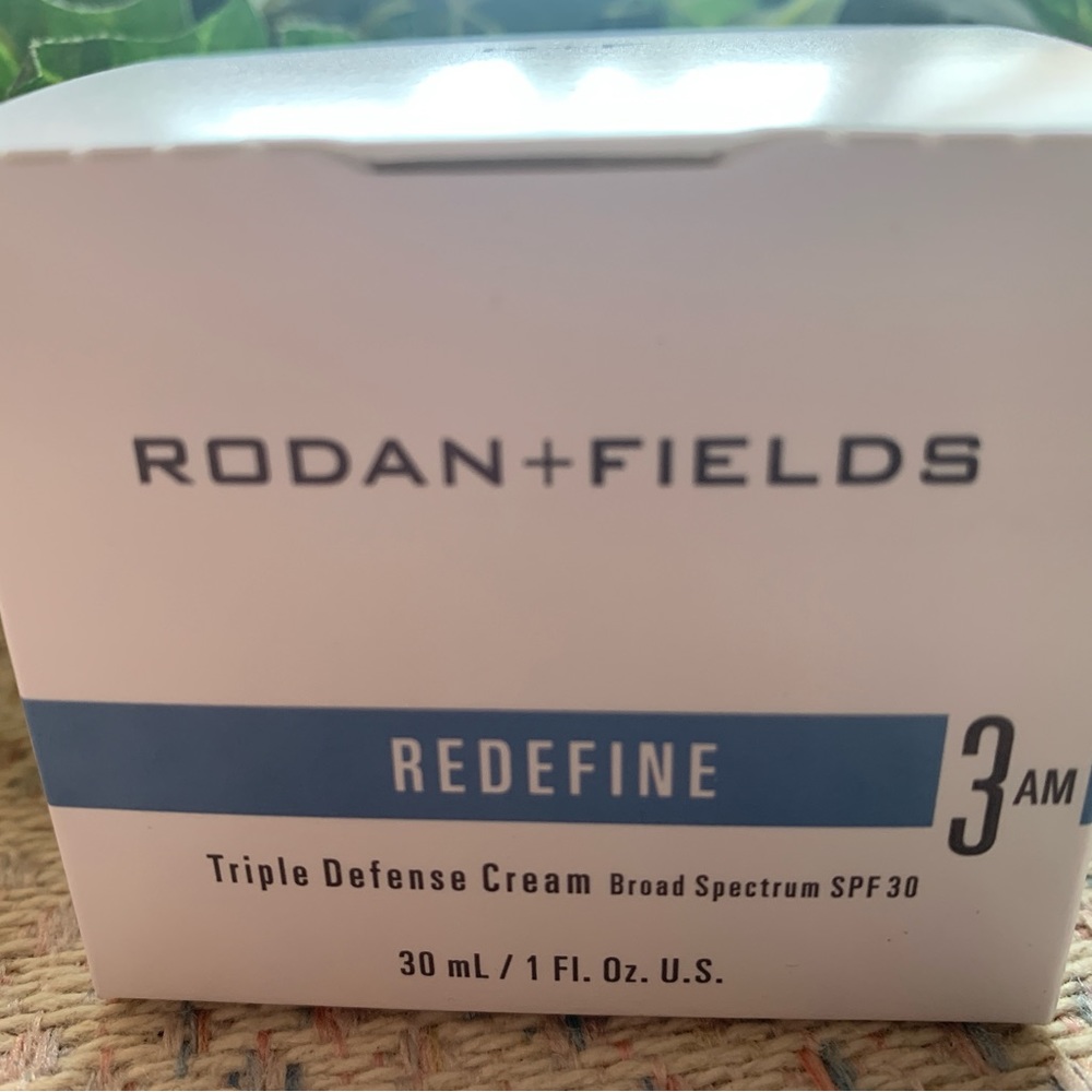 NIB 💙Rodan + Fields💙 Redefine Step 3 super fresh expiry, fresh as it get…